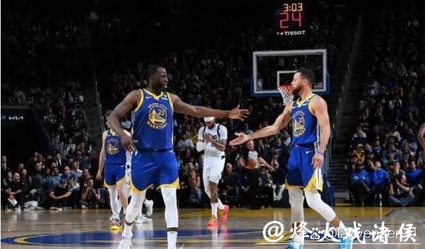 骑士一路北上豪取四连胜，距尼克斯仅1.5场之差