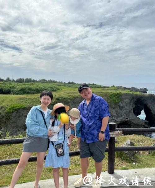 郝劭文回杭州过年!继女搂脖子撒娇太甜,重组家庭真相爱了 郝劭文回杭州过年!继女搂脖子撒娇太甜,重组家庭真相爱了