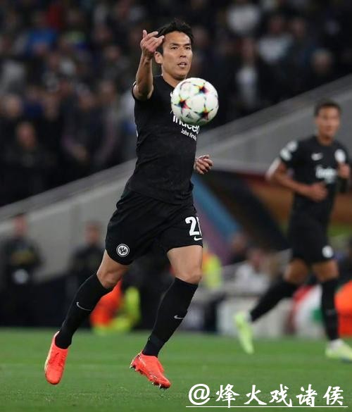 德甲补赛“日本德比” 36岁长谷部诚平车范根纪录 德甲补赛“日本德比” 36岁长谷部诚平车范根纪录
